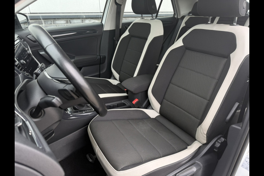 Volkswagen T-Roc 1.5 TSI Sport | Pano | Trekhaak | LED | Carplay | Camera | Virtual Cockpit | PDC