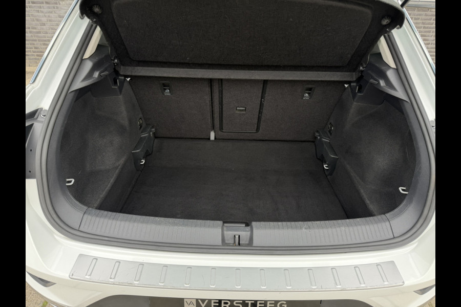 Volkswagen T-Roc 1.5 TSI Sport | Pano | Trekhaak | LED | Carplay | Camera | Virtual Cockpit | PDC
