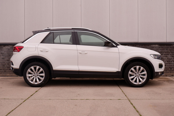 Volkswagen T-Roc 1.5 TSI Sport | Pano | Trekhaak | LED | Carplay | Camera | Virtual Cockpit | PDC