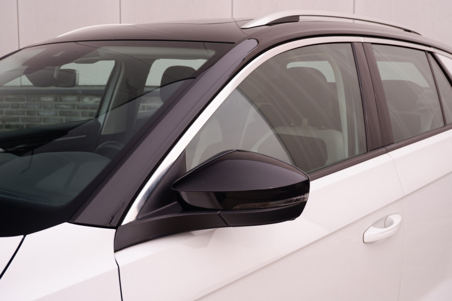 Volkswagen T-Roc 1.5 TSI Sport | Pano | Trekhaak | LED | Carplay | Camera | Virtual Cockpit | PDC