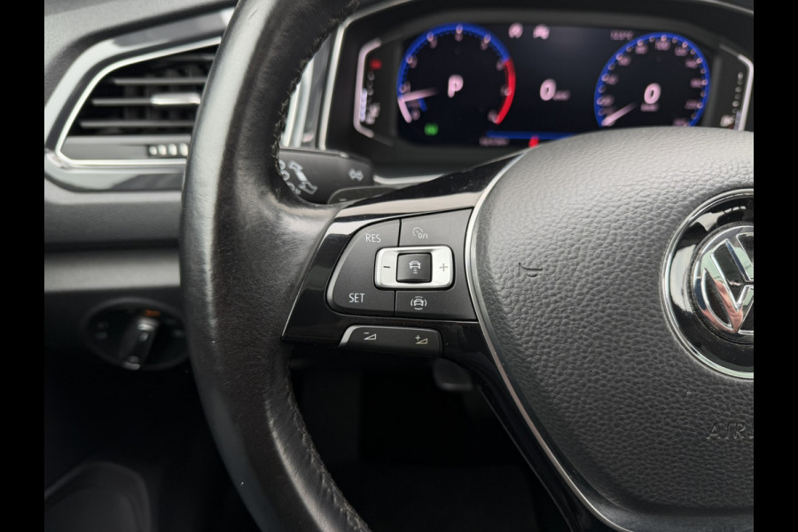 Volkswagen T-Roc 1.5 TSI Sport | Pano | Trekhaak | LED | Carplay | Camera | Virtual Cockpit | PDC