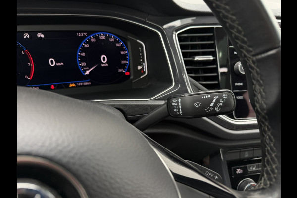 Volkswagen T-Roc 1.5 TSI Sport | Pano | Trekhaak | LED | Carplay | Camera | Virtual Cockpit | PDC