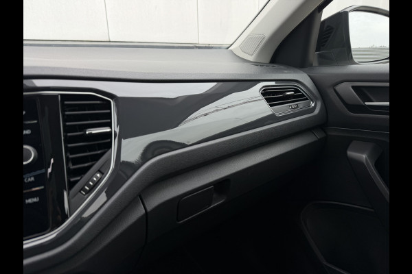 Volkswagen T-Roc 1.5 TSI Sport | Pano | Trekhaak | LED | Carplay | Camera | Virtual Cockpit | PDC