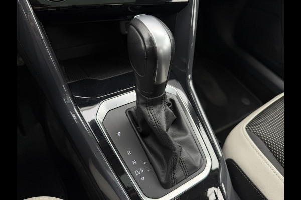 Volkswagen T-Roc 1.5 TSI Sport | Pano | Trekhaak | LED | Carplay | Camera | Virtual Cockpit | PDC