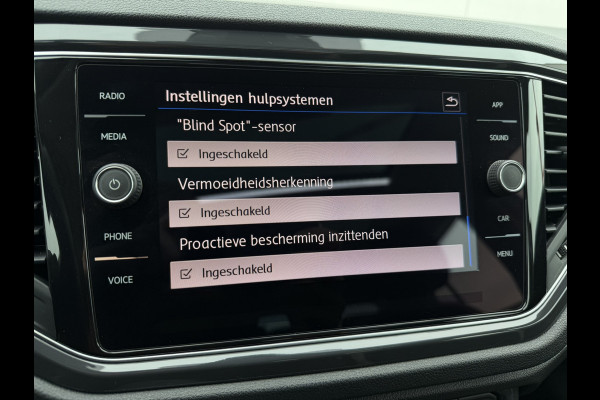 Volkswagen T-Roc 1.5 TSI Sport | Pano | Trekhaak | LED | Carplay | Camera | Virtual Cockpit | PDC