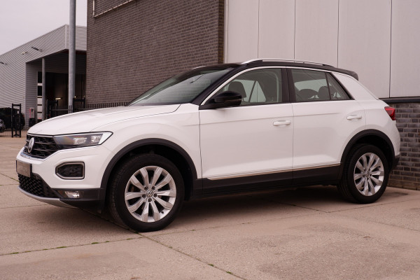 Volkswagen T-Roc 1.5 TSI Sport | Pano | Trekhaak | LED | Carplay | Camera | Virtual Cockpit | PDC
