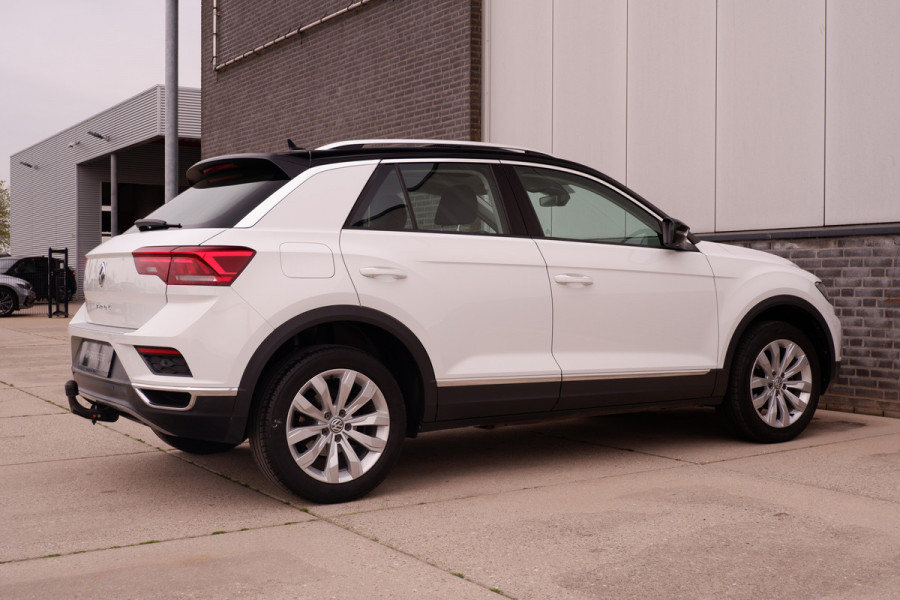 Volkswagen T-Roc 1.5 TSI Sport | Pano | Trekhaak | LED | Carplay | Camera | Virtual Cockpit | PDC
