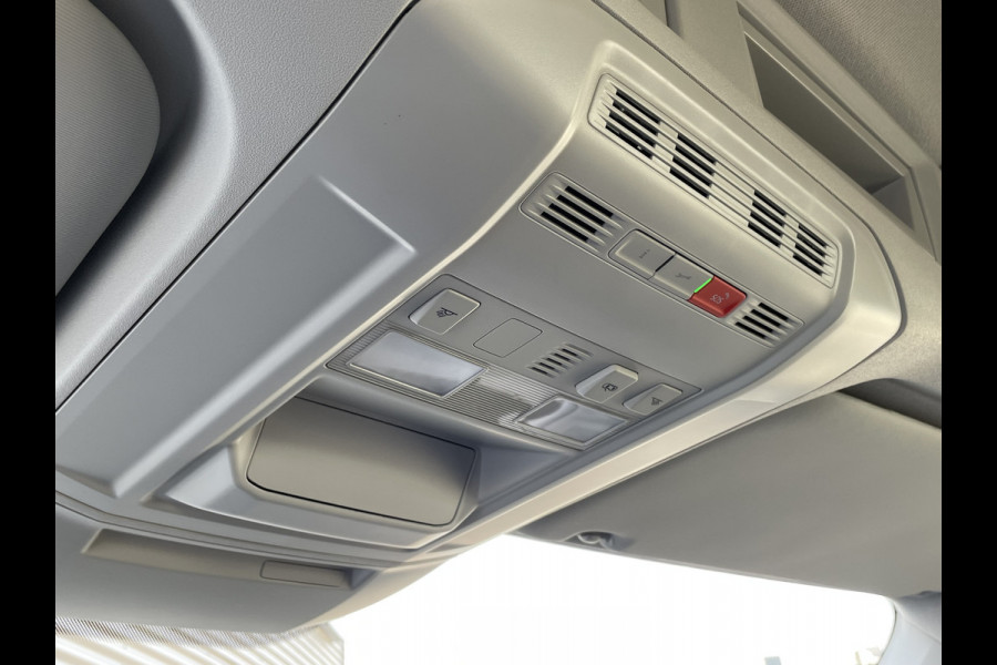 Volkswagen Crafter 35 2.0TDI 177PK L3H3 DC Highline Automaat LED 7 persoons Carplay Clima Stoelverwarming