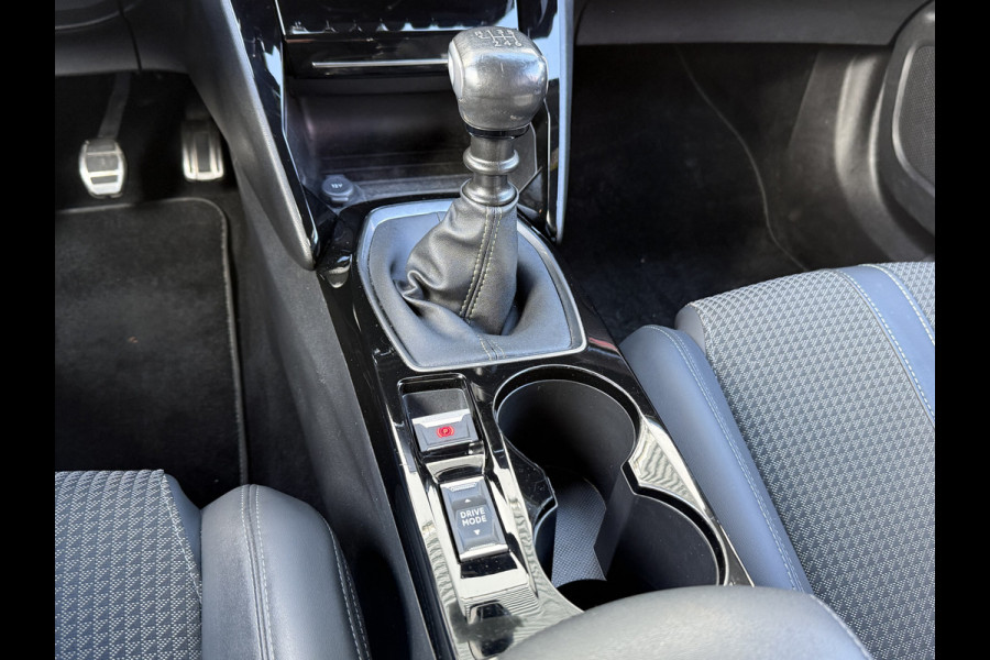 Peugeot 2008 BWJ 2021 | 1.2T 131PK GT | PANO DAK | CLIMA | NAVI | LEDER/STOF | CAMERA A | PDC | CARPLAY |