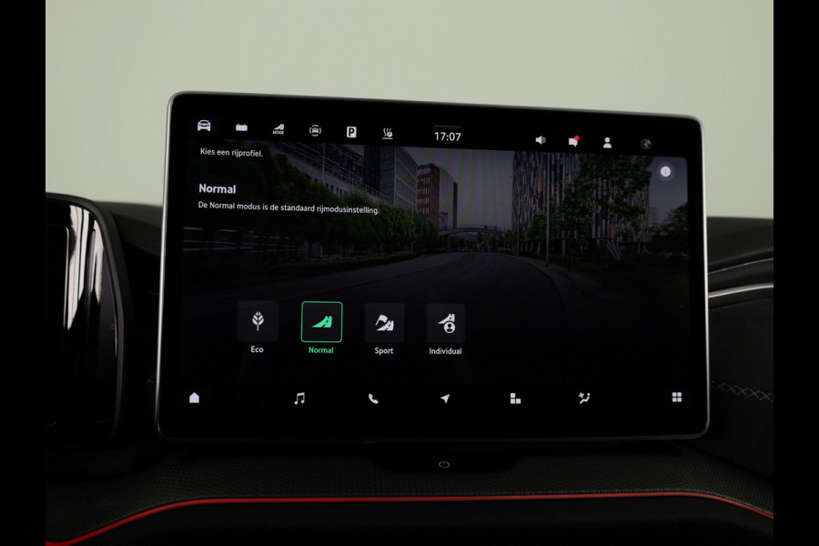 Škoda Kodiaq Sportline Business PHEV 1.5 TSI 204 pk 6 versn. DSG | Panoramadak | Comfort Pakket | Wegklapbare trekhaak | Light & view