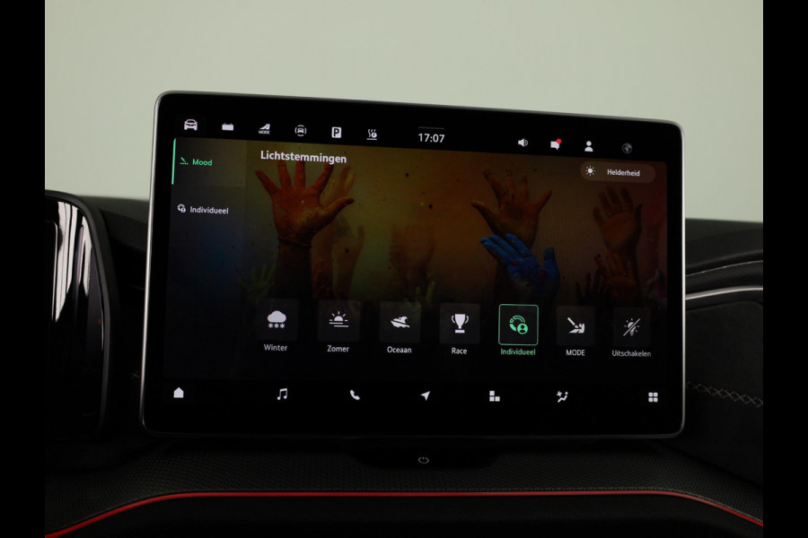 Škoda Kodiaq Sportline Business PHEV 1.5 TSI 204 pk 6 versn. DSG | Panoramadak | Comfort Pakket | Wegklapbare trekhaak | Light & view