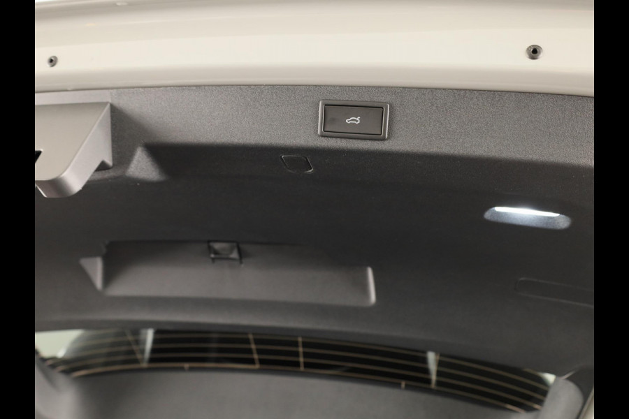 Škoda Kodiaq Sportline Business PHEV 1.5 TSI 204 pk 6 versn. DSG | Panoramadak | Comfort Pakket | Wegklapbare trekhaak | Light & view