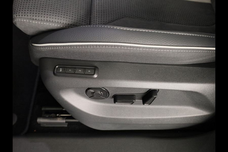 Škoda Kodiaq Sportline Business PHEV 1.5 TSI 204 pk 6 versn. DSG | Panoramadak | Comfort Pakket | Wegklapbare trekhaak | Light & view