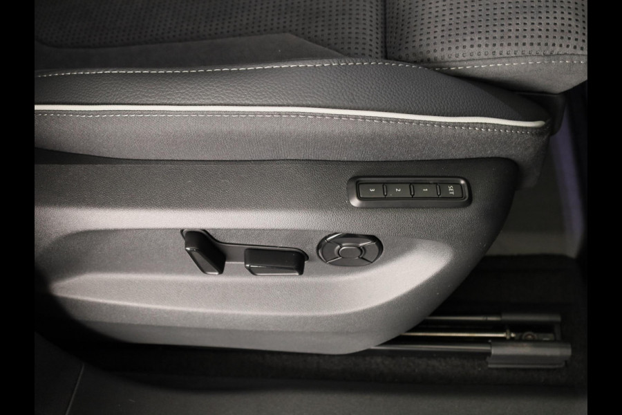 Škoda Kodiaq Sportline Business PHEV 1.5 TSI 204 pk 6 versn. DSG | Panoramadak | Comfort Pakket | Wegklapbare trekhaak | Light & view