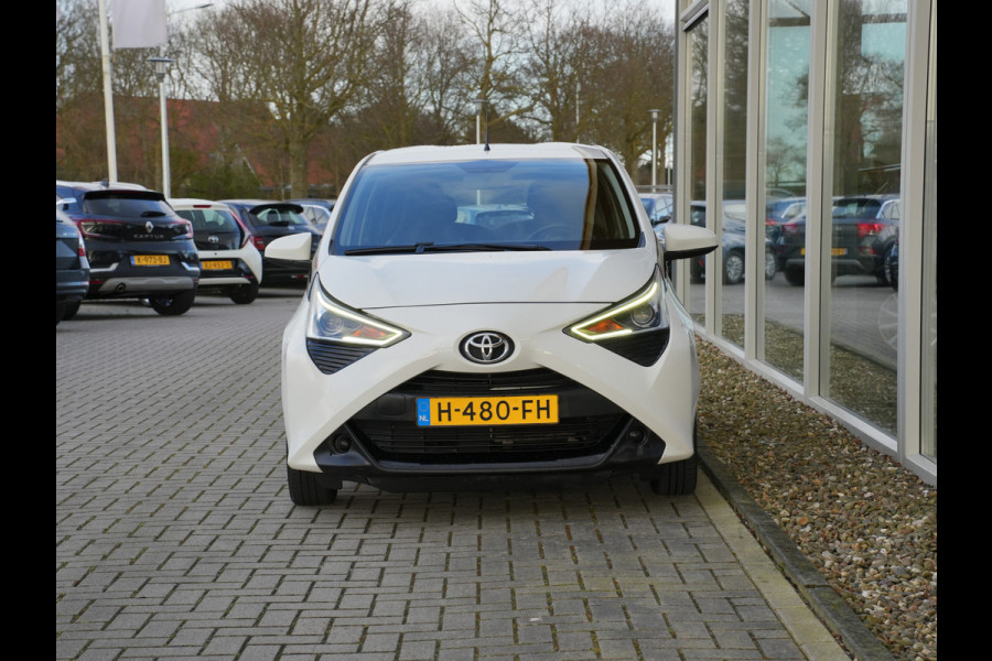 Toyota Aygo 1.0 VVT-i x-play Automaat | CarPlay | Achteruitrijcamera | Airco