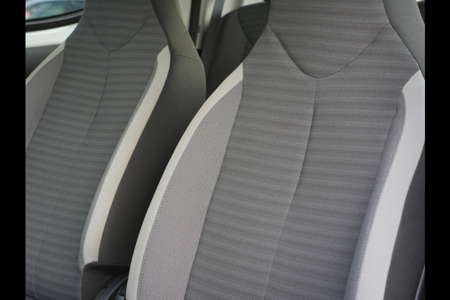 Toyota Aygo 1.0 VVT-i x-play Automaat | CarPlay | Achteruitrijcamera | Airco