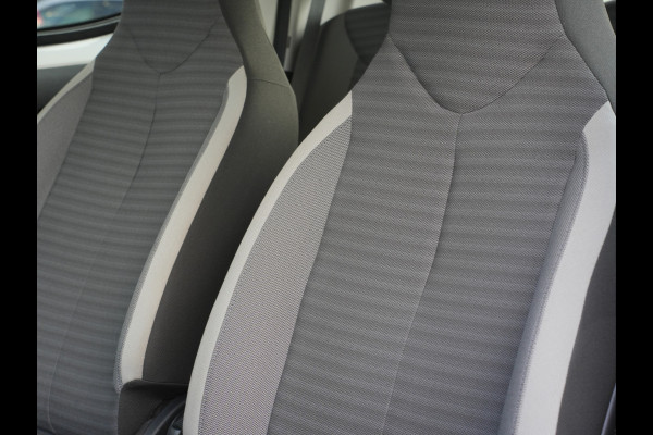 Toyota Aygo 1.0 VVT-i x-play Automaat | CarPlay | Achteruitrijcamera | Airco