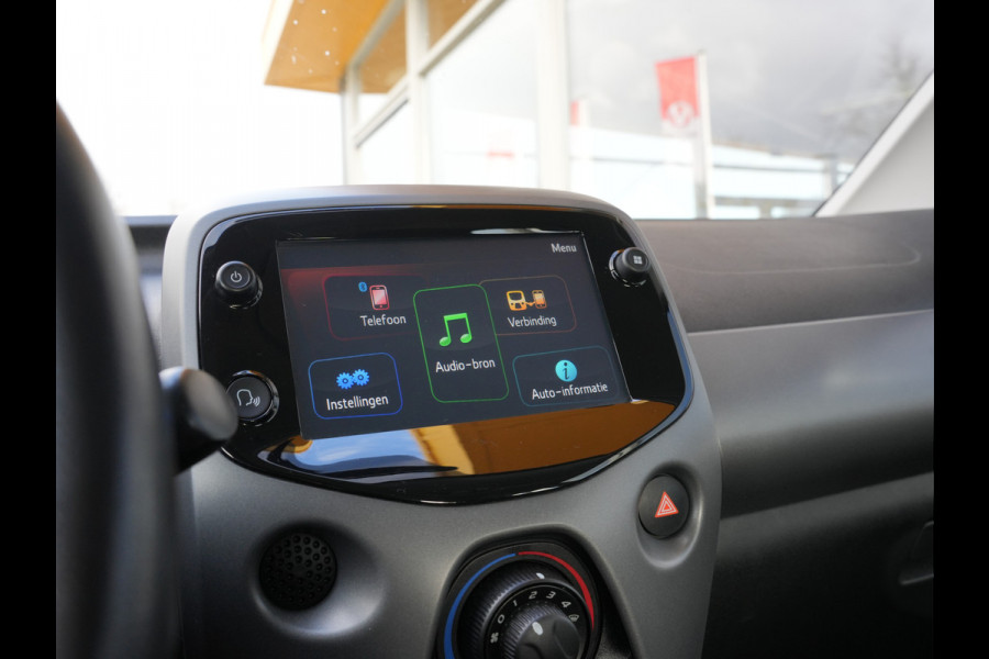 Toyota Aygo 1.0 VVT-i x-play Automaat | CarPlay | Achteruitrijcamera | Airco