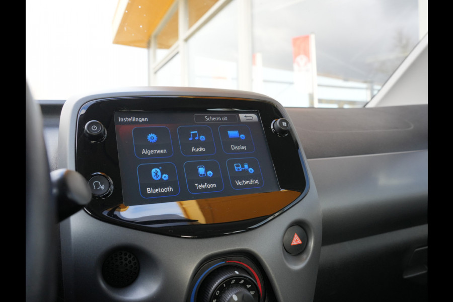 Toyota Aygo 1.0 VVT-i x-play Automaat | CarPlay | Achteruitrijcamera | Airco