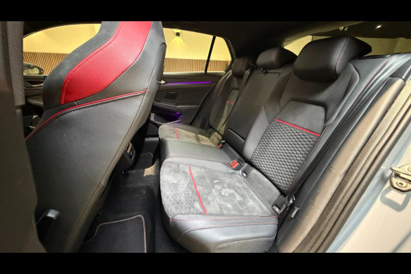 Volkswagen Golf 2.0 TSI GTI Clubsport Nürburgring|Pano|HUD|Matrix|H&K|Maxton|Sfeer|Camera|