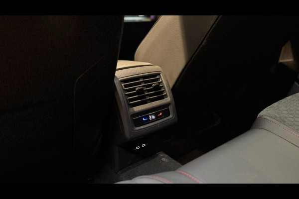 Volkswagen Golf 2.0 TSI GTI Clubsport Nürburgring|Pano|HUD|Matrix|H&K|Maxton|Sfeer|Camera|