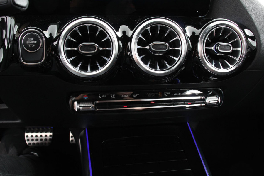 Mercedes-Benz GLA 250 e AMG Line Automaat PHEV Nieuw Model! | Leder | Navigatie Augmented reality | Virtual Cockpit | Handsfree electrische achterklep | Dab | Stoel verwarming | Led | Trekhaak