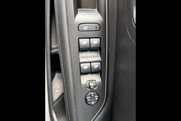 Peugeot 3008 1.2 PureTech Blue Lease Premium Navi, Camera