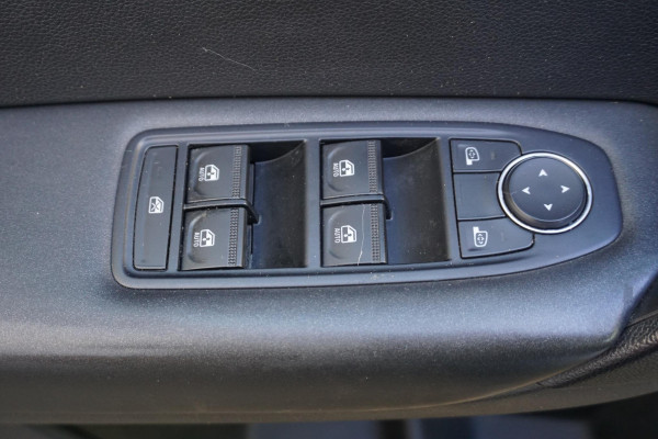 Renault Captur 1.0 TCe 90 Camera+PDC/Metallic lak/Navigatie/ Michelinbanden, bijna nieuw!