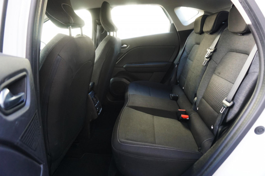 Renault Captur 1.0 TCe 90 Camera+PDC/Metallic lak/Navigatie/ Michelinbanden, bijna nieuw!