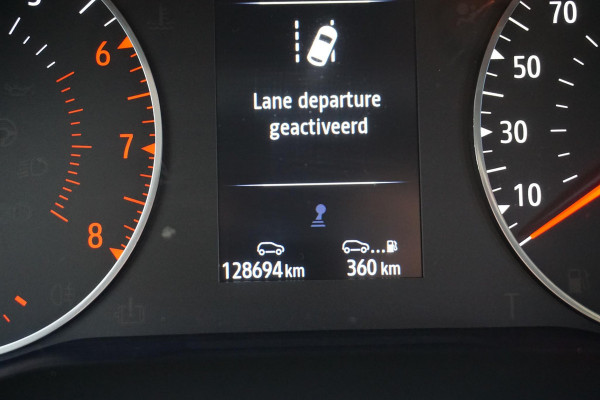 Renault Captur 1.0 TCe 90 Camera+PDC/Metallic lak/Navigatie/ Michelinbanden, bijna nieuw!