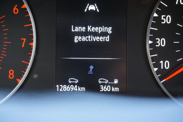 Renault Captur 1.0 TCe 90 Camera+PDC/Metallic lak/Navigatie/ Michelinbanden, bijna nieuw!