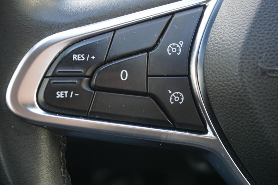 Renault Captur 1.0 TCe 90 Camera+PDC/Metallic lak/Navigatie/ Michelinbanden, bijna nieuw!