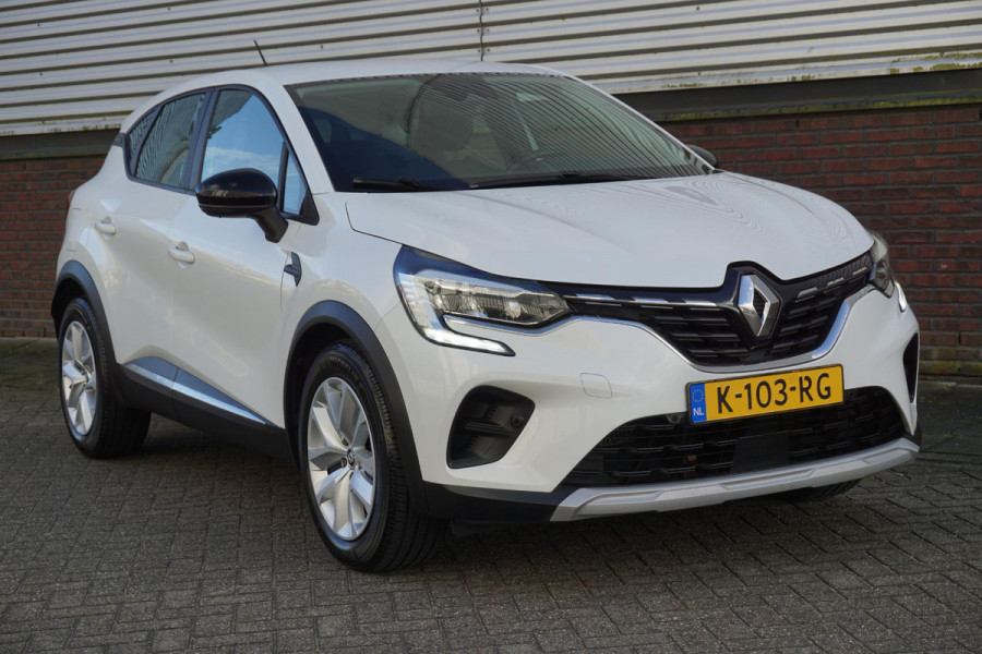 Renault Captur 1.0 TCe 90 Camera+PDC/Metallic lak/Navigatie/ Michelinbanden, bijna nieuw!
