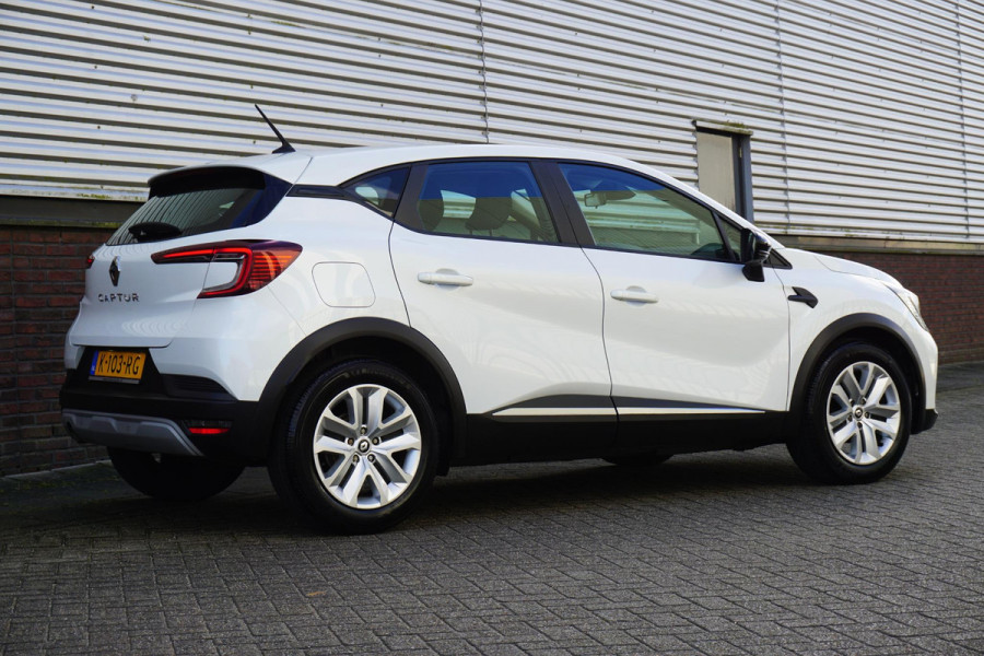 Renault Captur 1.0 TCe 90 Camera+PDC/Metallic lak/Navigatie/ Michelinbanden, bijna nieuw!