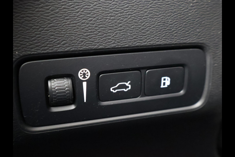 Volvo XC40 1.5 T5 RECHARGE 262 PK PLUG-IN INSCRIPTION + WEGKL. TREKHAAK | ADAPTIVE CRUISE | 19 INCH | CAMERA