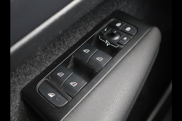 Volvo XC40 1.5 T5 RECHARGE 262 PK PLUG-IN INSCRIPTION + WEGKL. TREKHAAK | ADAPTIVE CRUISE | 19 INCH | CAMERA