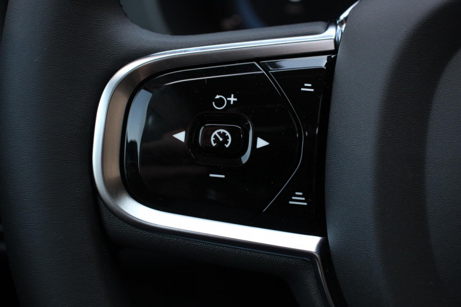 Volvo XC60 2.0 T6 398pk Plug-in hybrid AWD Plus Dark | Leder | Navigatie Google | Harman Kardon | Panorama dak | Lichtmetalen Velgen 19" | Dab | Stoelverwarming | Camera | Led