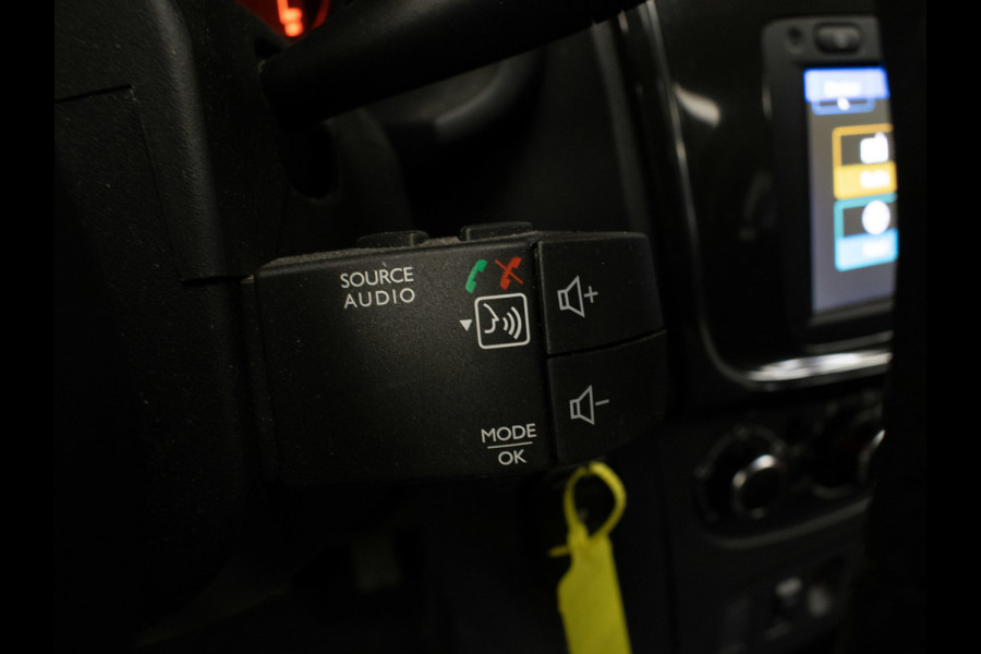 Dacia Logan MCV 0.9 TCe Laureate Sport (NAVI,CAMERA,PDC,CRUISE,BLUETOOTH,ELEKTRISCH PAKKET,SPORTSTOELEN,NETTE STAAT,NIEUWE APK)