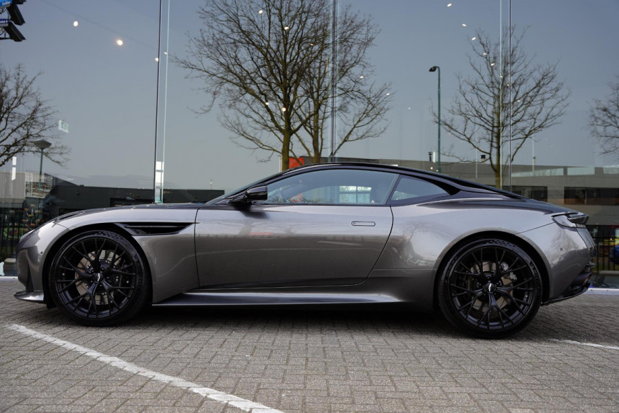 Aston Martin DB12 4.0 V8 / NL-Auto / B&W / Carbon