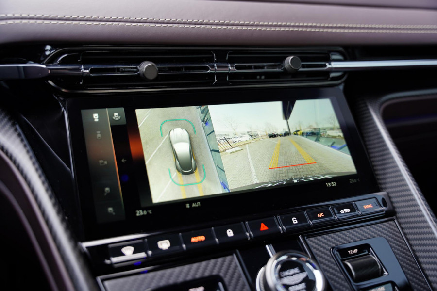 Aston Martin DB12 4.0 V8 / NL-Auto / B&W / Carbon