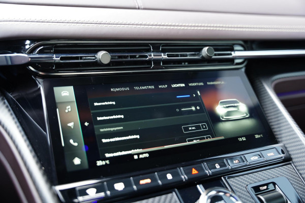 Aston Martin DB12 4.0 V8 / NL-Auto / B&W / Carbon