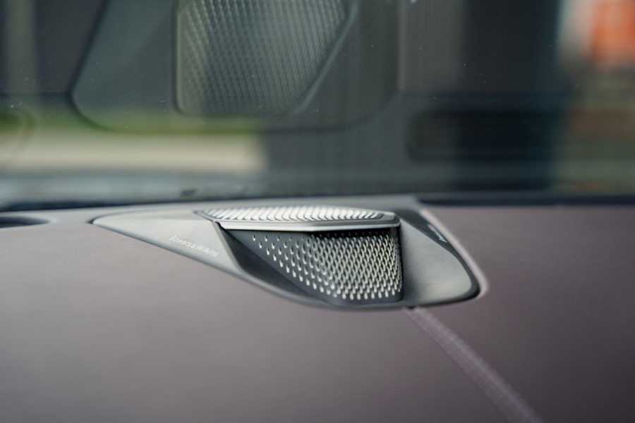 Aston Martin DB12 4.0 V8 / NL-Auto / B&W / Carbon