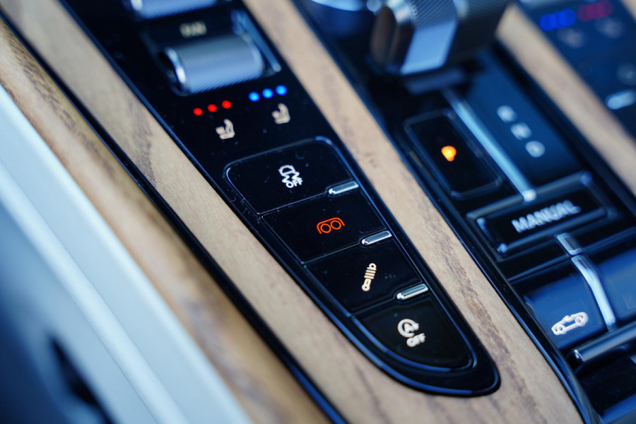 Aston Martin DB12 Volante 4.0 V8 / NL-Auto / Carbon Pack /  Keramische Remmen