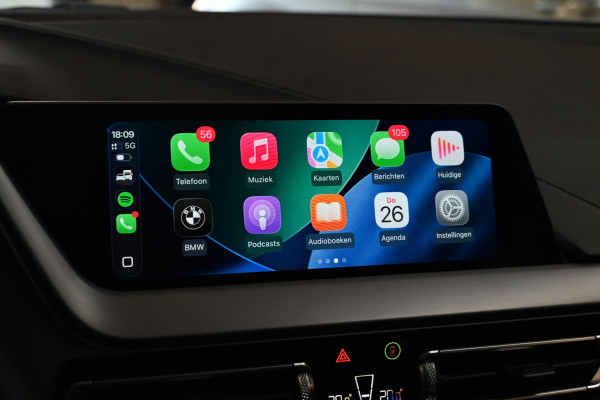 BMW 1-serie 118i Executive - Adaptive Cruise Control - El. Achterklep - Stoelverwarming - Live Cockpit - LED Koplampen - 19 Inch