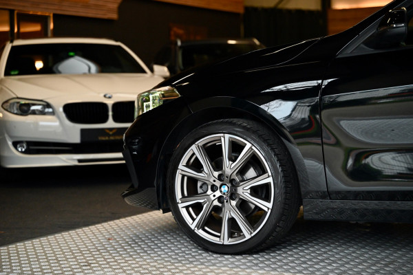 BMW 1-serie 118i Executive - Adaptive Cruise Control - El. Achterklep - Stoelverwarming - Live Cockpit - LED Koplampen - 19 Inch