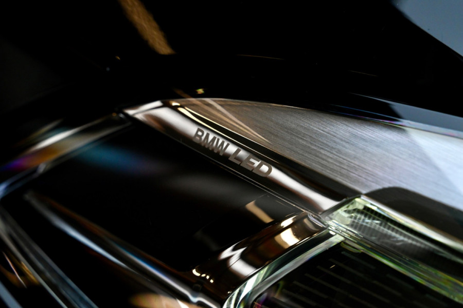 BMW 1-serie 118i Executive - Adaptive Cruise Control - El. Achterklep - Stoelverwarming - Live Cockpit - LED Koplampen - 19 Inch