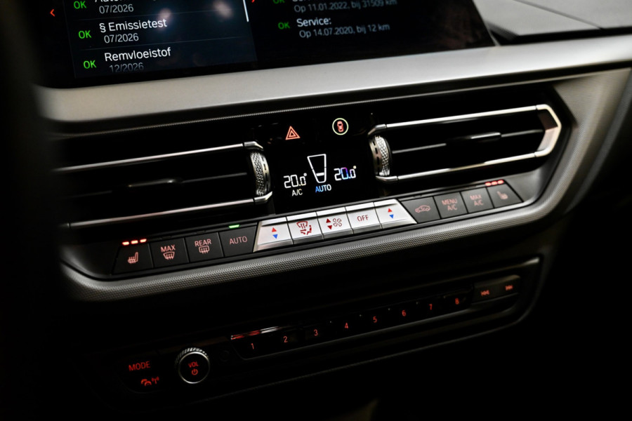 BMW 1-serie 118i Executive - Adaptive Cruise Control - El. Achterklep - Stoelverwarming - Live Cockpit - LED Koplampen - 19 Inch