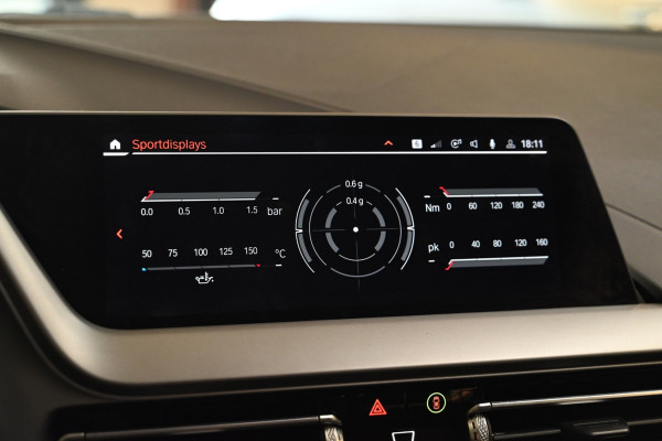 BMW 1-serie 118i Executive - Adaptive Cruise Control - El. Achterklep - Stoelverwarming - Live Cockpit - LED Koplampen - 19 Inch