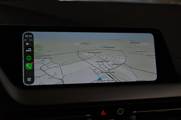 BMW 1-serie 118i Executive - Adaptive Cruise Control - El. Achterklep - Stoelverwarming - Live Cockpit - LED Koplampen - 19 Inch