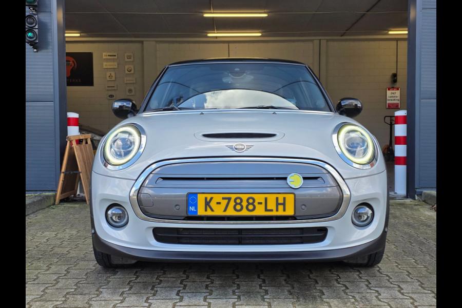 MINI Mini Electric Yours 33 kWh / NAP / 1 EIGENAAR / DEALER ONDERH. / STOELVERW. / CAMERA / KEYLESS / LEDER / PANO / DAB+ / HUD !
